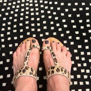 Animal print toe ring sandal